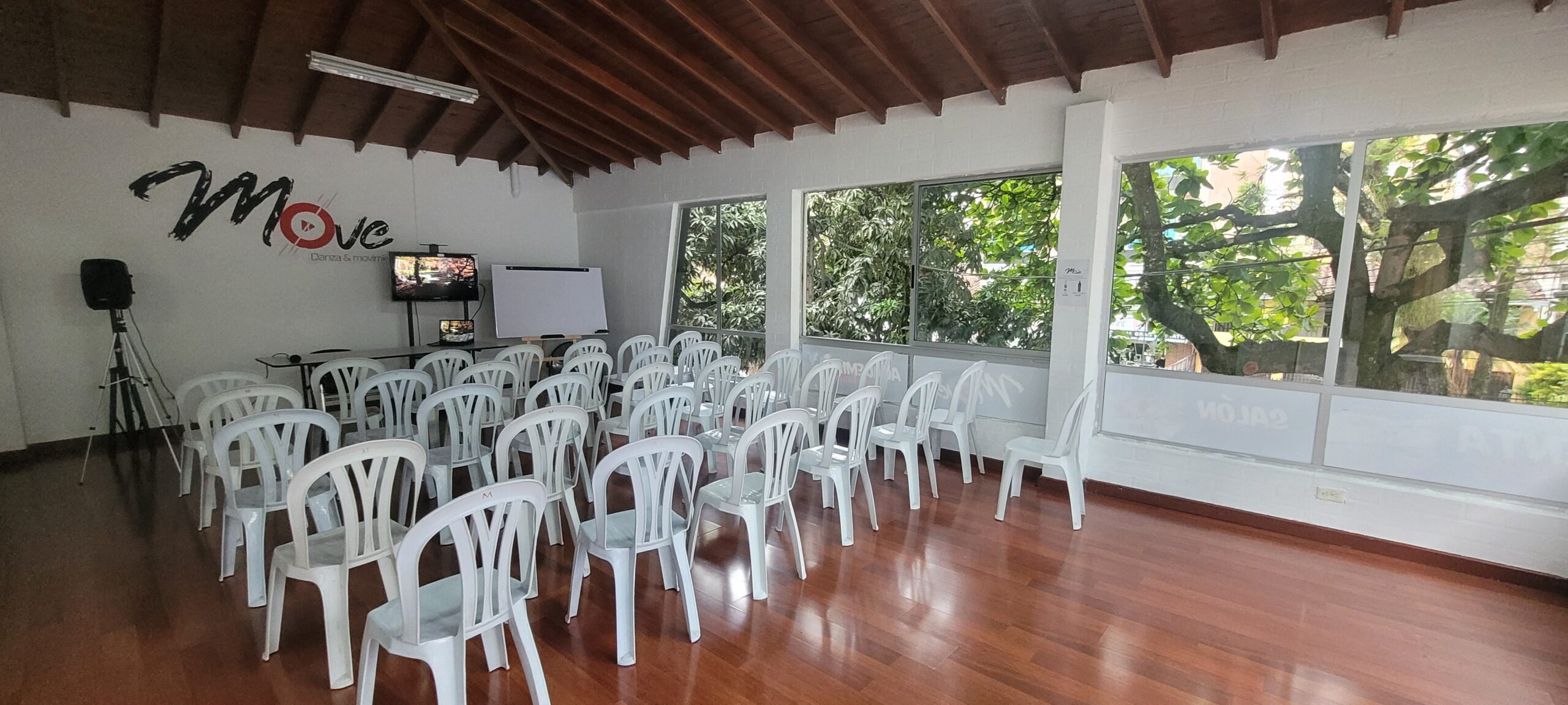 alquiler sala de reuniones Medellin