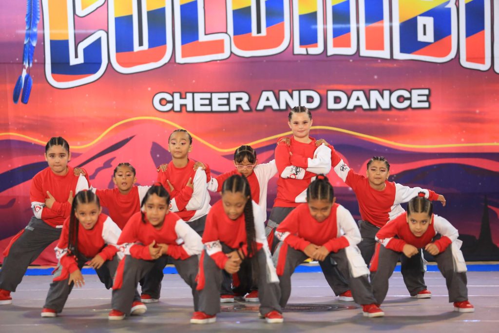 ESCUELA DE BAILE NIÑAS MEDELLIN