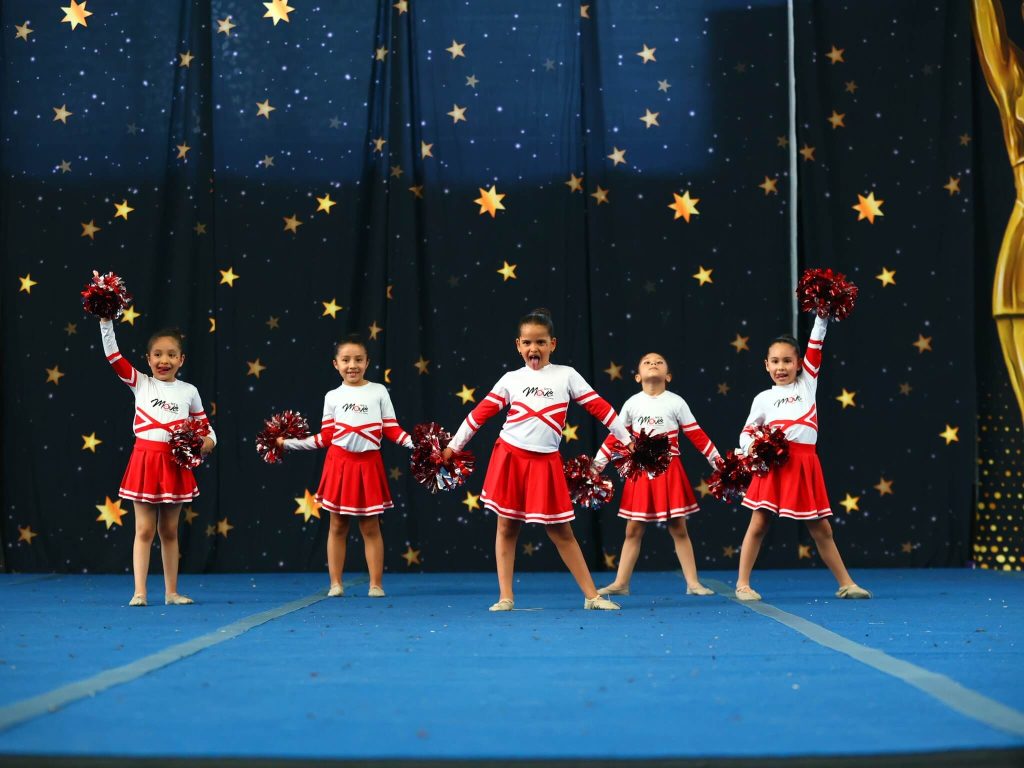 Dance pom poms Medellín