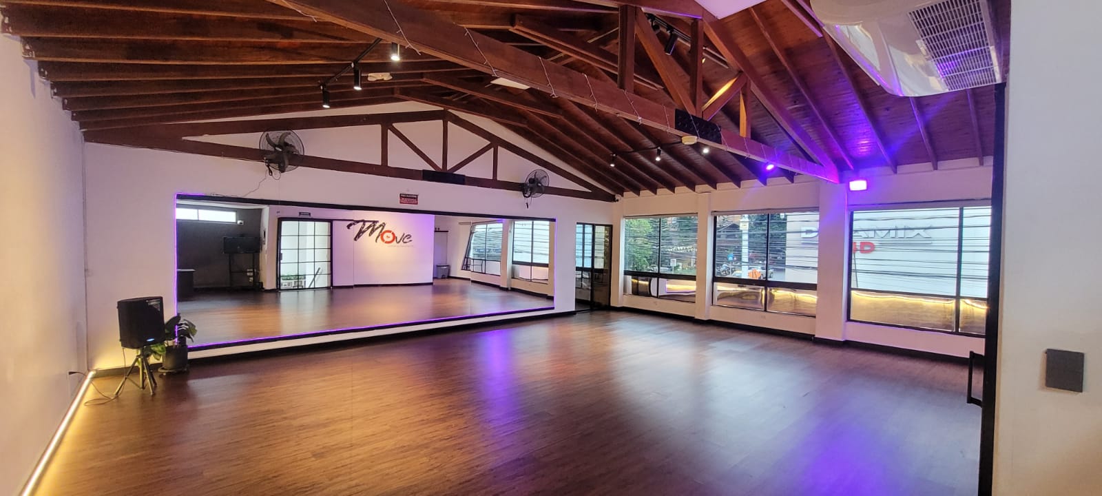 Academia de baile bonita en Medellín